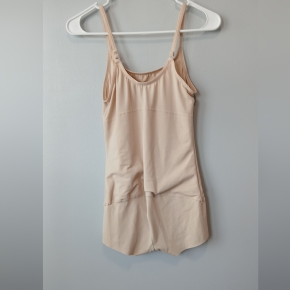 Maidenform Tan Cream Shapewear Women's Size Medium - Picture 2 of 4